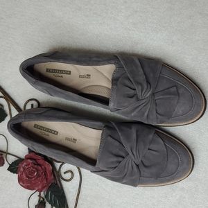🆕️ Clarks Dasher Slip-On Suede Loafers Knot Detail Size 11M